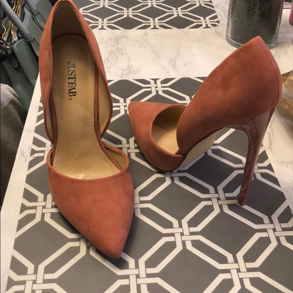 8.5 just fab pumps